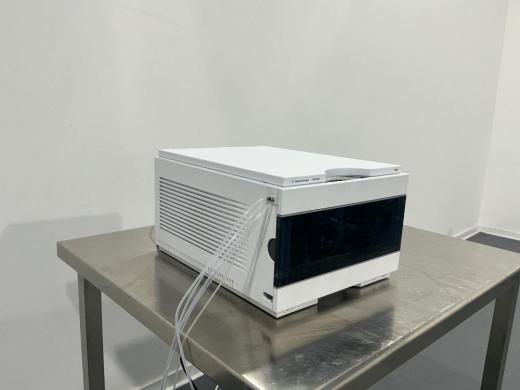 Agilent Technologies 1290 Infinity Binary Pump G4220A High-Performance HPLC Pump-cover