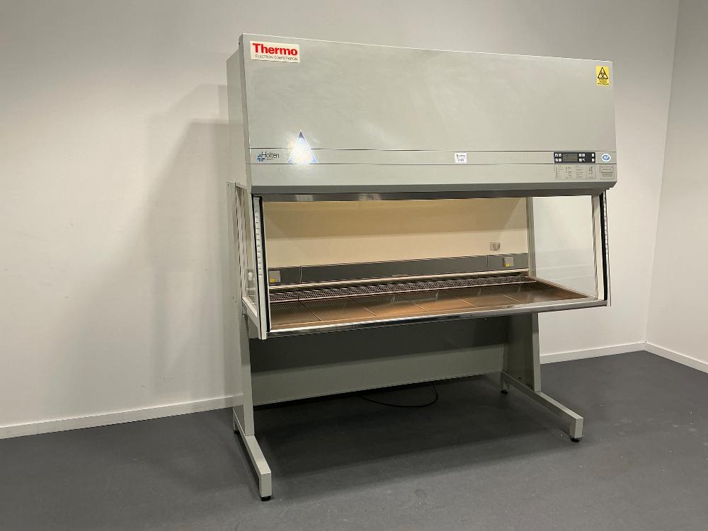 Thermo Electron Holten Laminair Microbiological Safety Cabinet Model 82077432