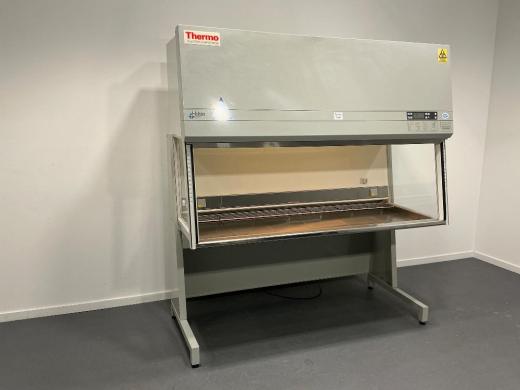 Thermo Electron Holten Laminair Microbiological Safety Cabinet Model 82077432-cover