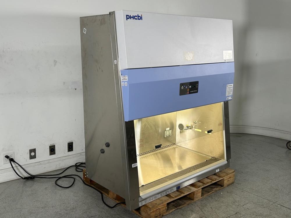 PHCBI Class II Type A2 4' Biosafety Cabinet with Digital Control Panel and UV Light