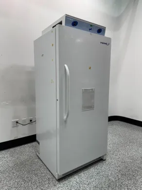 Thermo Scientific 3733A BOD Incubator with Digital Temperature Control