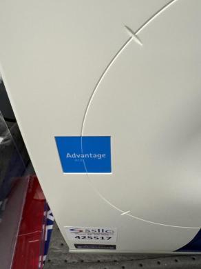 Milli-Q Advantage A10 Lab Water Purification System with Easypure Module-cover