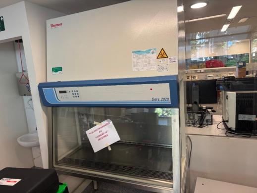 Thermo Fisher Scientific Safe 2020 1.2 Class II Microbiological Safety Cabinet-cover