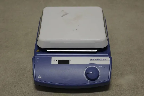 IKA C-MAG HP 7 Ceramic Hotplate with Magnetic Stirrer