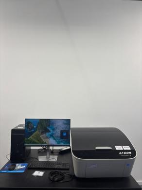 LI-COR Odyssey M Imaging System Model 3350-cover
