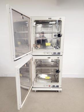 Double Stack Sanyo CO2 Incubator Model-MCO 20AIC Lab-cover