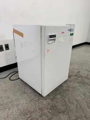 VWR Revco Model U2005GA14 Laboratory Undercounter Refrigerator