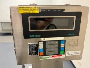 Mettler Toledo Model 8522 Mobile Digital Floor Scale for Laboratory Weighing, 2 of 3