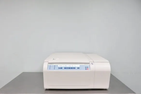 Thermo Scientific MegaStar 4R Refrigerated Benchtop Centrifuge, 4,000 rpm, 3739 x g