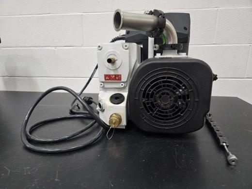 Leybold SV40-65 BI FC Single-Stage Oil-Sealed Rotary Vane Vacuum Pump 200-240V-cover