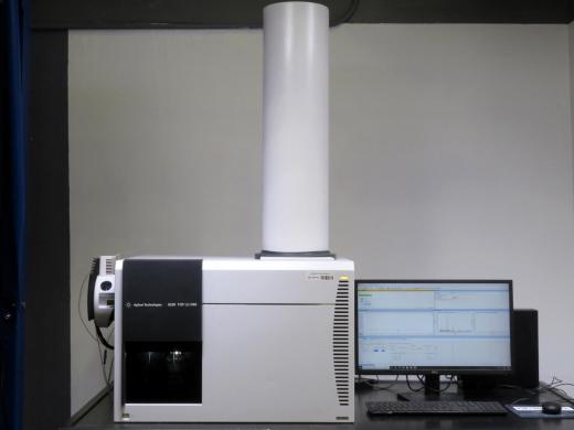 Agilent 6230A Accurate-Mass Orthogonal Acceleration TOF Mass Spectrometer with 1200 LC System-cover