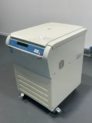 Thermo Fisher Scientific Heraeus Multifuge X3 FR Refrigerated Benchtop Centrifuge, 3 of 5