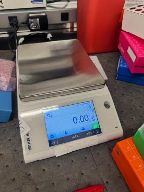 Mettler Toledo ML3002T Digital Analytical Balance with 3200g Capacity and 0.01g Readability-cover