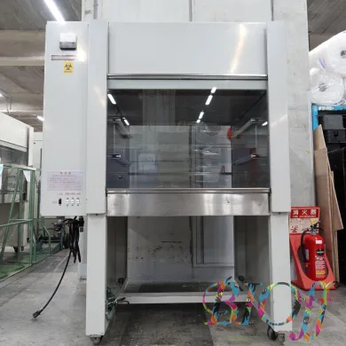 Hitachi CCV-811 Clean Bench, 122 cm Working Width