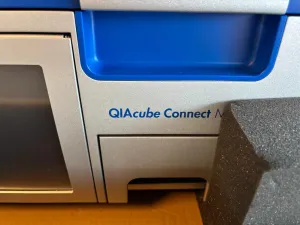 Qiagen QIAcube Connect MDx, 2 of 3