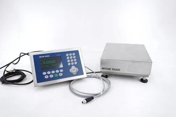 Mettler Toledo PBK969-AB15 0.02 g × 15 kg Platform Balance with IND570xx Indicator (2022)