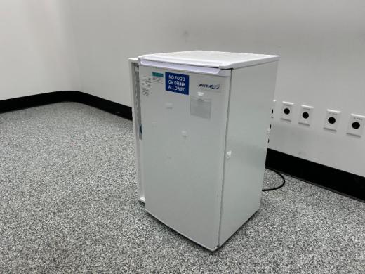 VWR Sheldon Model 2005 Low-Temperature BOD Incubator with Digital Temperature Control-cover