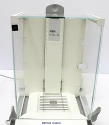 Mettler Toledo XP205 Analytical Balance 220g Capacity 0.01mg Readability, 3 of 9