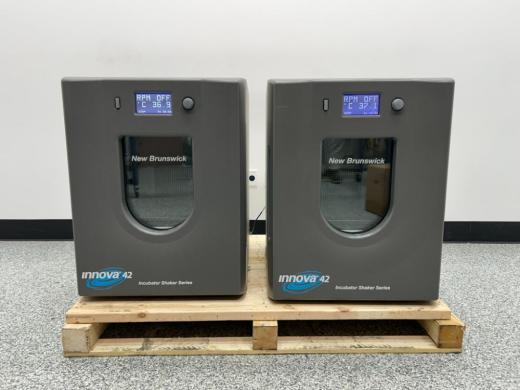 Eppendorf New Brunswick Innova 42 Incubator Shaker with Digital Temperature and RPM Control-cover