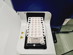 BD FACSVerse Flow Cytometer for Multiparametric Cell Analysis, 15 of 26