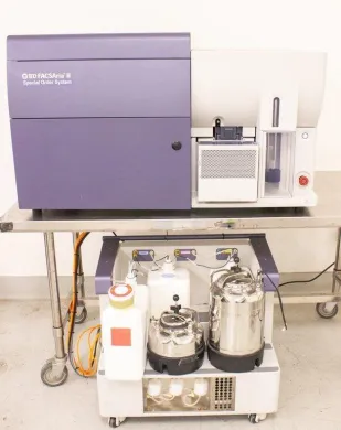 BD FACSAria II Multicolor Cell Sorter with Advanced Fluidics and Gel-Coupled Optics