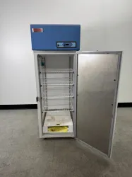 Thermo Scientific Revco FMS Laboratory Refrigerator with Manual Temperature Control, 3 of 4