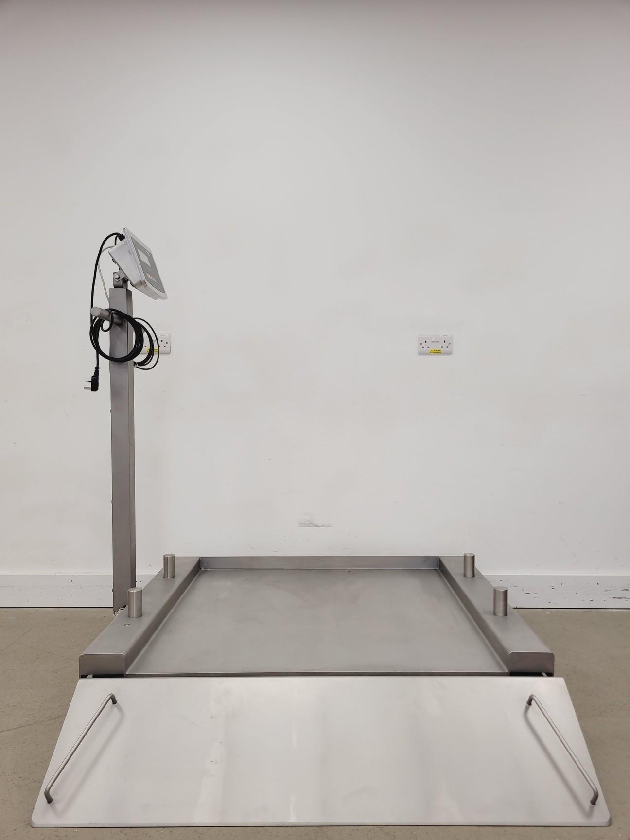 Minebea IFS4-300LL-I Precision Weighing Platform with Sartorius Combics 1 Interface