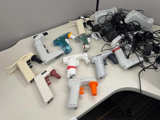 Lot of 10 Manual Ergonomic Pipette Controllers for Laboratory Liquid Handling-cover