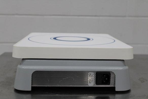 VWR Digital High Volume Stirrer Model 986922, 120V 50Hz-cover