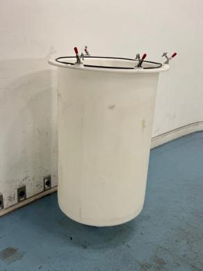 Terracon Industrial Vertical Cylindrical Storage Tank with Clamping Lid-cover