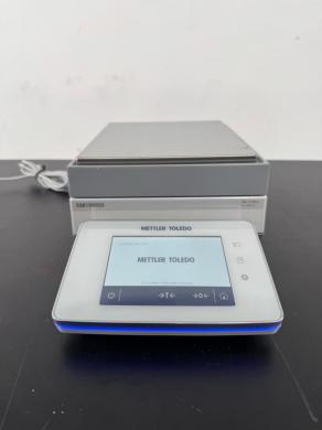 Mettler Toledo XSR10002S Digital Analytical Balance with Touchscreen Interface-cover
