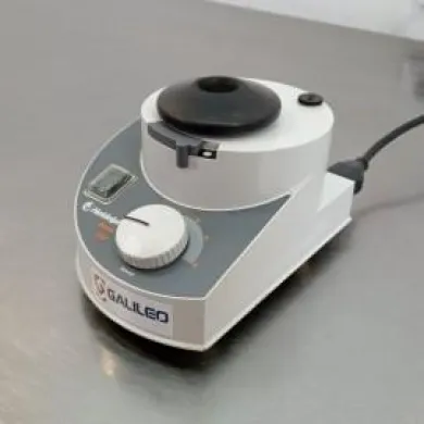 Heidolph REAX top variable speed benchtop vortex mixer