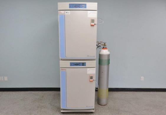Thermo Scientific Forma Series II 3110 Water-Jacketed Double-Stacked CO2 Incubator-cover