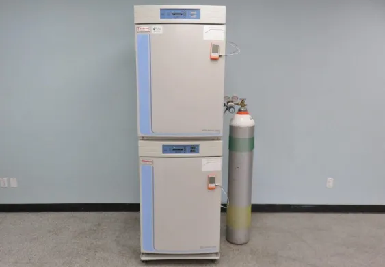 Thermo Scientific Forma Series II 3110 Water-Jacketed Double-Stacked CO2 Incubator