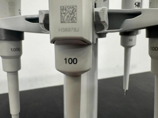 Eppendorf Research Plus Single Channel Micropipettes with Storage Stand-cover