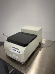 Eppendorf 5305 Concentrator Plus Benchtop Centrifuge for Sample Concentration, 2 of 4