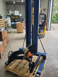 Denios Servo FW16 Drum Lifter for Lifting, Rotating, and Transporting 60-220 L Drums, 3 of 5