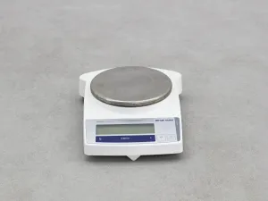Mettler PB3002-L Analytical Balance with 3100 g Capacity and 0.01 g Accuracy, 2 of 3