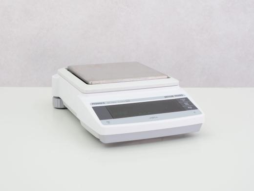 Mettler PG2002-S Precision Electronic Analytical Balance for Laboratory Weighing-cover