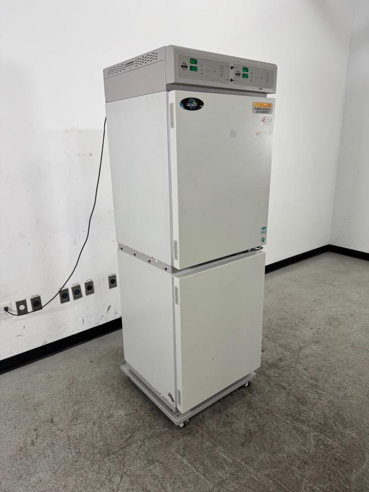 NuAire Autoflow Water-Jacketed IR CO2 Incubator for Precise Cell Culture