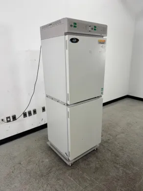 NuAire Autoflow Water-Jacketed IR CO2 Incubator for Precise Cell Culture