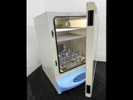 Thermo Scientific Max Q 6000 Temperature-Controlled Orbital Incubator Shaker-cover