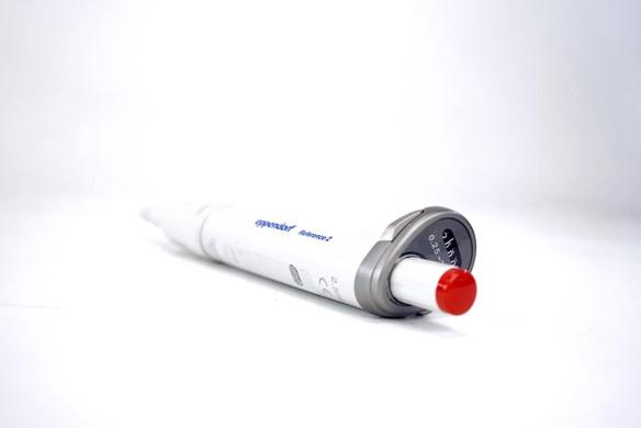 Eppendorf Reference 2 2.5 mL Single-Channel Pipette-cover