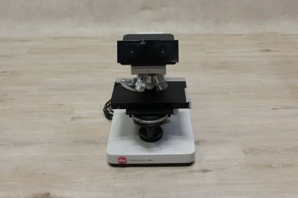 Leitz Dialux 22 Binocular Biological Microscope