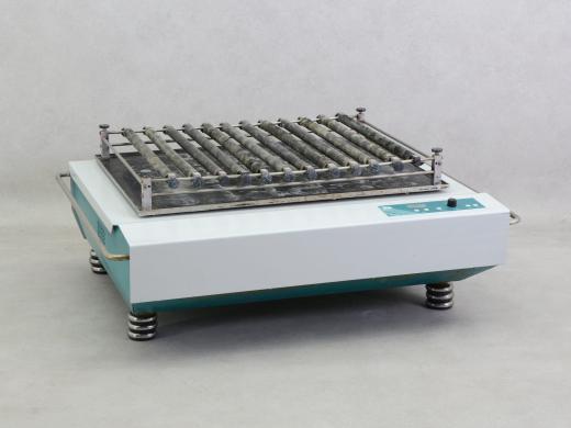 Edmund Bühler VKS75B Orbital Shaker for Liquid Mixing and Cell Culture Applications-cover