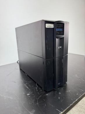 APC Smart-UPS 2200-cover