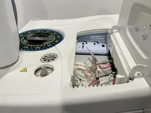 PerkinElmer Clarus 580 Gas Chromatograph with Autosampler and Dual FID Detectors, 3 of 4