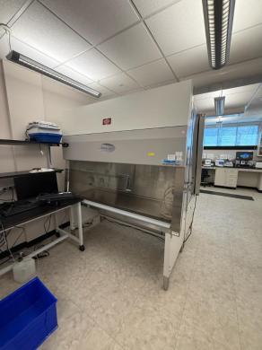 Nuaire LabGard ES 6' Class II Biological Safety Cabinet-cover