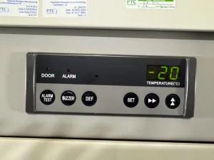 Panasonic MDF-U731M Ultra-Low Biomedical Freezer, 3 of 4