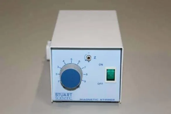 Stuart SM4 Mini Magnetic Stirrer With Retort Rod Fitting